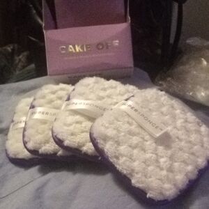 NWT! Cake Off Reusable Make Up Remover Pads